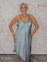 VESTIDO LENCERO CORTO ASIMÉTRICO JOT - Mi Marciana