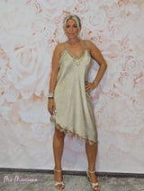 VESTIDO LENCERO CORTO ASIMÉTRICO JOT - Mi Marciana