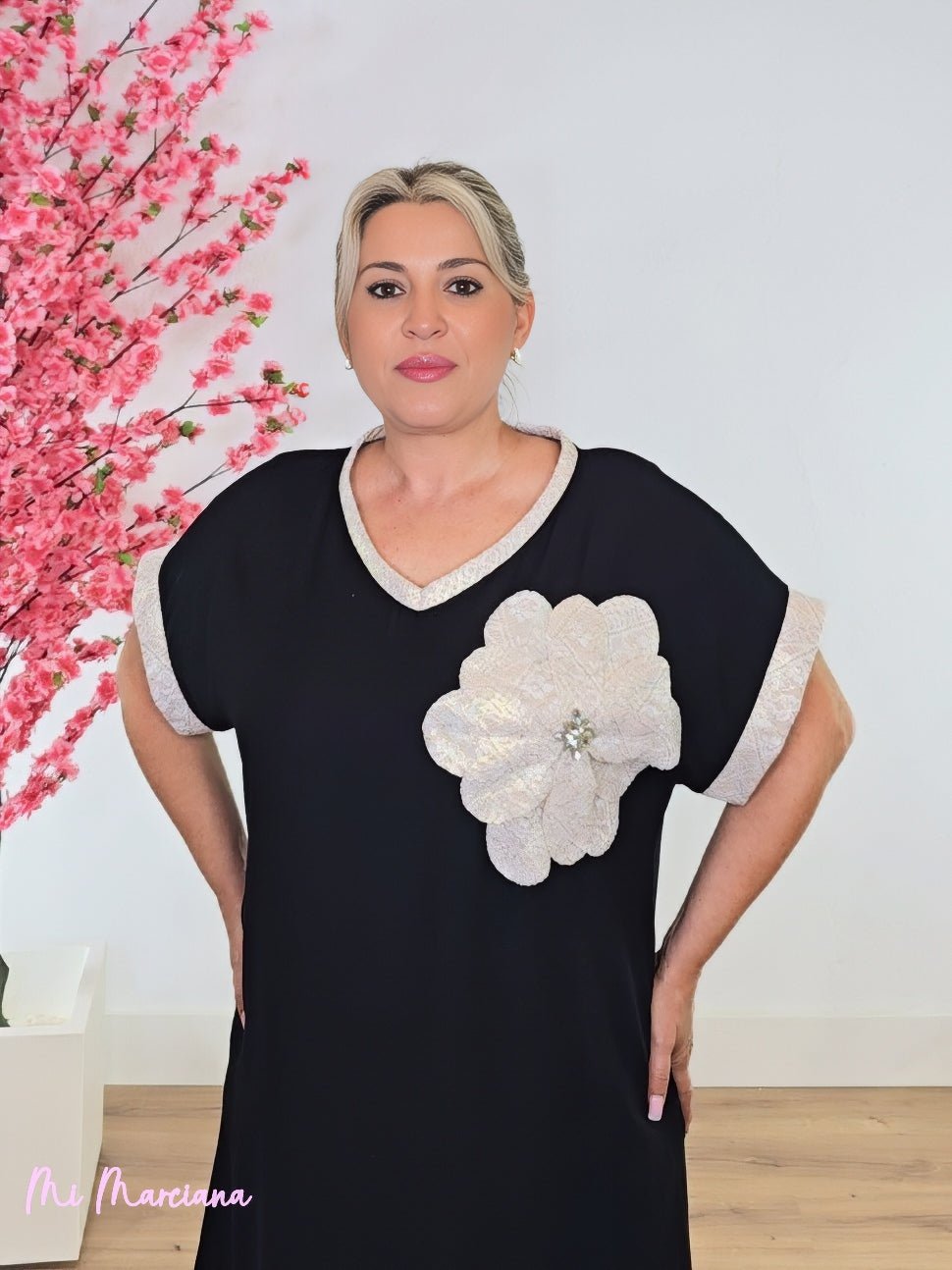 VESTIDO MIDI MAXI FLOR ENCAJE Y JOYA - Mi Marciana