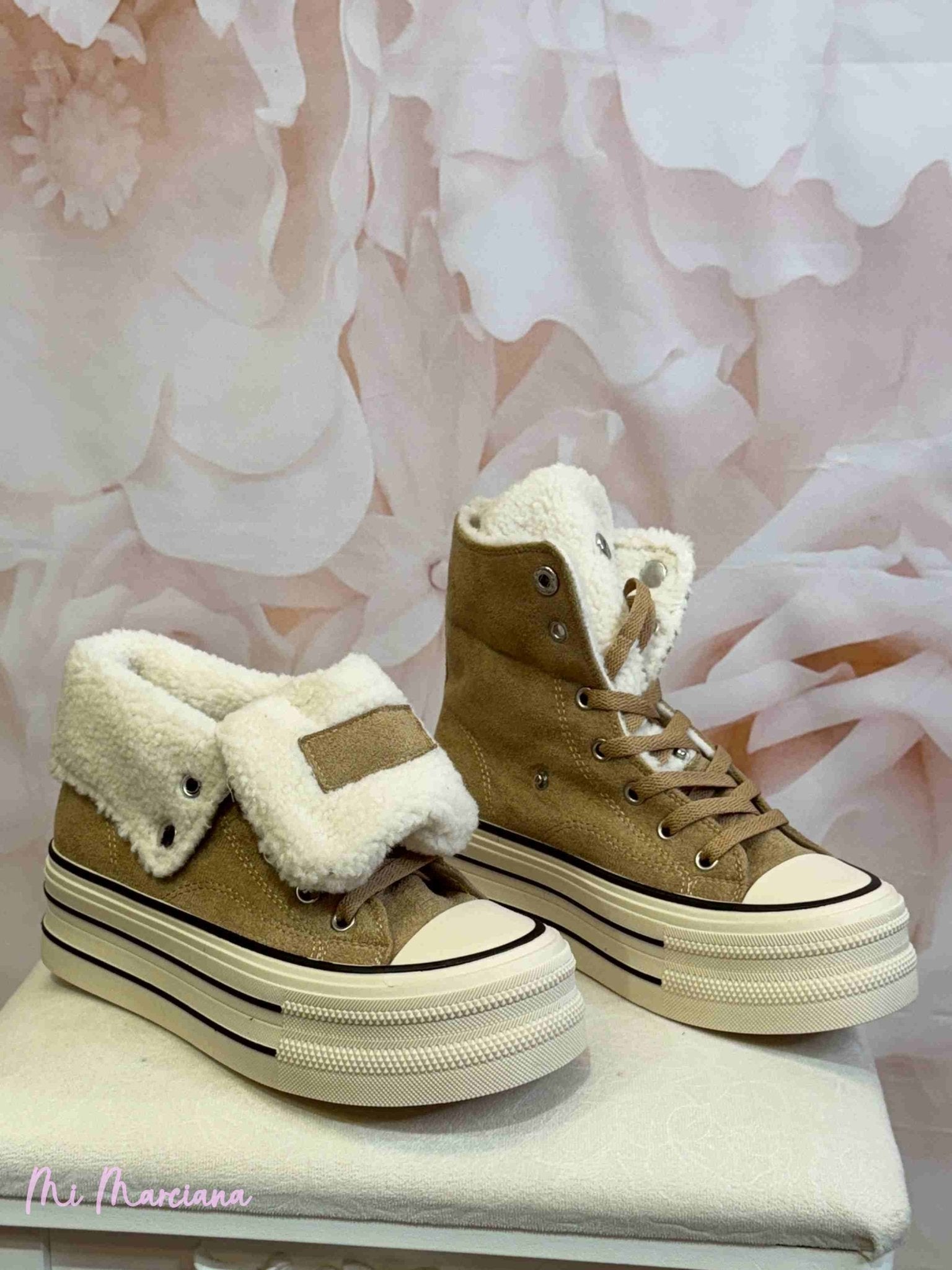 ZAPATILLA ANTELINA COMBERTIBLE BORREGUITO TOSTADO - Mi Marciana