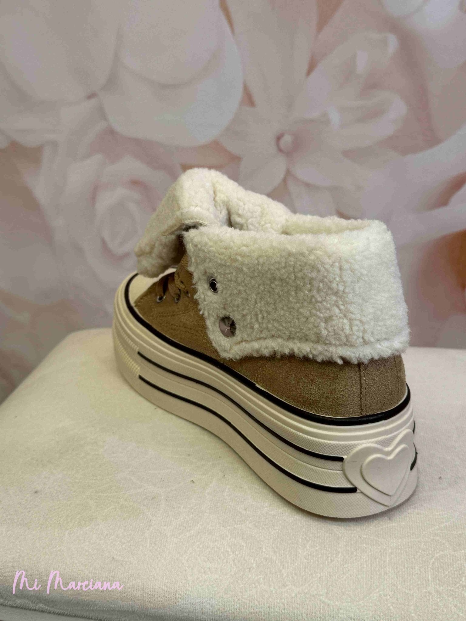 ZAPATILLA ANTELINA COMBERTIBLE BORREGUITO TOSTADO - Mi Marciana