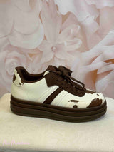 ZAPATILLAS CANDY COW PRINT MARRONES Y BLANCAS - Mi Marciana